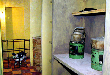 Gian bep va chuong lon